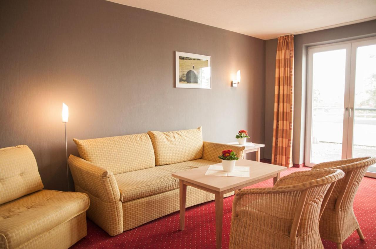 Mueritz-Strandhotel Рёбель Экстерьер фото